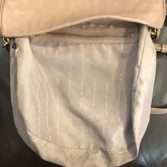 MARC JACOBS Mauve Dusty Rose Tumbled Leather Adjustable Strap Shoulder Bag - Picture 9 of 17